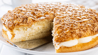 Ballı Alman pastası tarifi (Bienenstich)