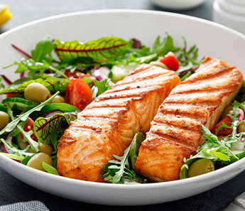 Izgara somonlu salata tarifi 