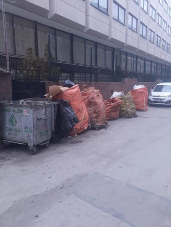 Yolun karşısına geçemiyoruz