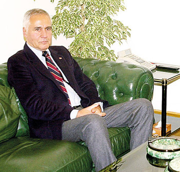 Basketbol koçluğundan gazeteciliğe uzanan bir yaşam öyküsü