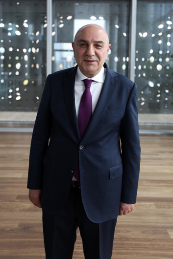 Altınok: Burası ağlama duvarı değil