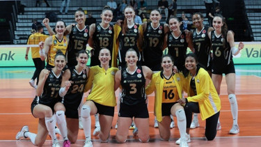 VakıfBank ligin ilk yarısını lider tamamladı
