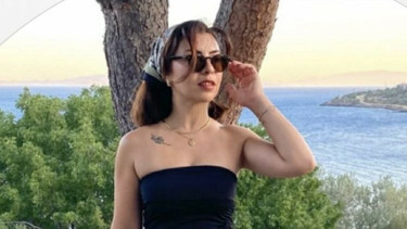 Genç kadın geceyi geçirdikleri teknede ölü bulundu