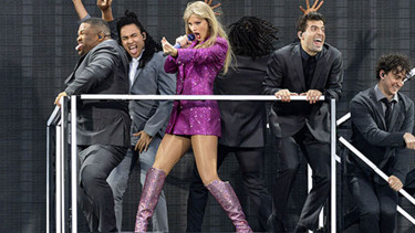 Adeta para basıyor… Ünlü şarkıcının serveti 2 milyar dolara yükseldi