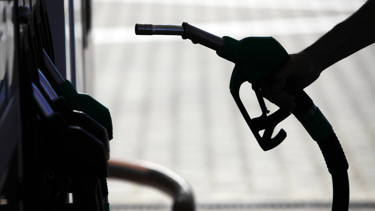 Bu hafta benzine, motorine (mazota) indirim ya da zam gelecek mi Güncel akaryakıt fiyatları 12 Nisan 2026