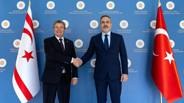 Dışişleri Bakanı Hakan Fidan KKTC Başbakanı Üstel ile görüştü