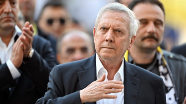 AZİZ YILDIRIM KİMDİR, KAÇ YAŞINDA NERELİ Aziz Yıldırım Fenerbahçede kaç yıl başkanlık yaptı, Fenerbahçe kaç kez şampiyon oldu İşte yeniden başkan seçilen Aziz Yıldırımın biyografisi ve hayatı