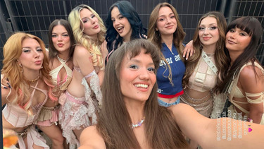 Leyla Ve Ezgi’den İade-İ Ziyaret: Daha 17nin yıldızları Manifest konserinde