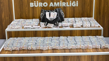 İzmirde 9 bin 184 sentetik ecza ele geçirildi; 1 gözaltı