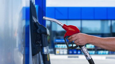 Akaryakıt fiyatları 17 Ağustos 2026 | Benzine ve motorine (mazota) zam yada indirim var mı Motorin ve benzin fiyatları ne kadar İşte İstanbul, Ankara, İzmir güncel akaryakıt fiyatları 2026