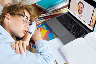 Öğretmenler derste öğrenciler nerede