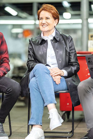 En alçak saldırı: Bayrağa saldırı