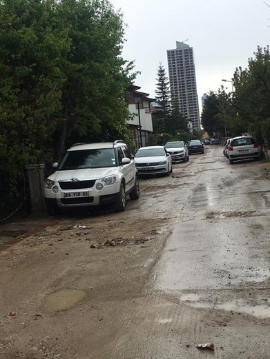 Madem burası yol değil o zaman ASKİ niye kazdı