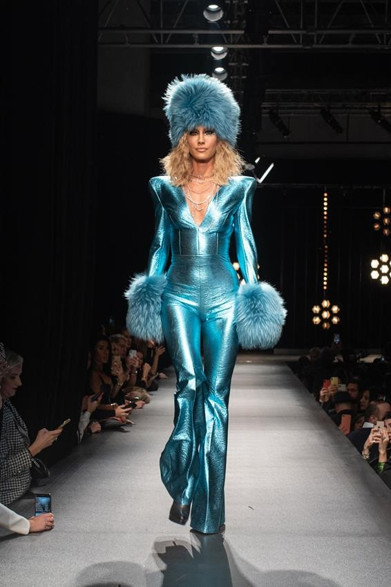 LeShow İstanbul’da Hakan Akkaya’nın zafer koşusu