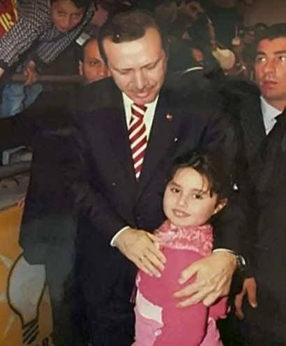 Cumhurbaşkanı Erdoğana fotoğraf sürprizi Gülşen, 17 sonra teşekkür etti