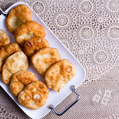 Hafta sonu kahvaltılarını şölene dönüştürecek mayasız ve mayalı pişi tarifleri