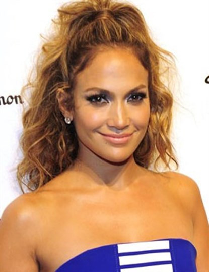 Dalgalı Saçlara Pratik Modeller