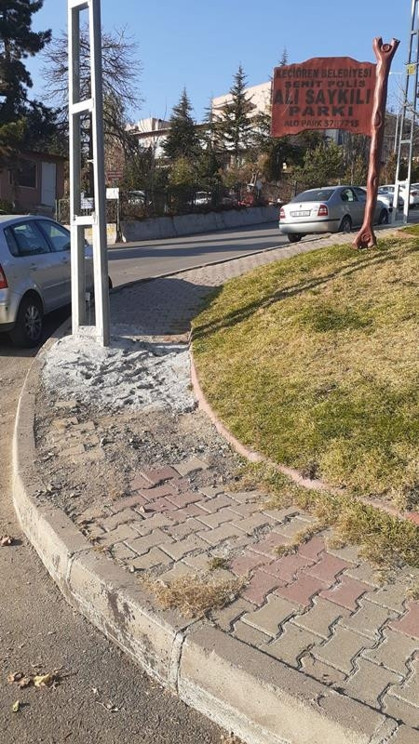 Şarıl şarıl akıyor pencere açtırmıyor