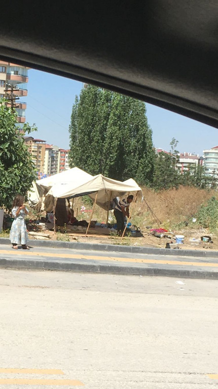 Mezarlığa moloz döktüler