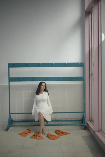 Fotoğrafa sarıldı bir daha bırakmadı