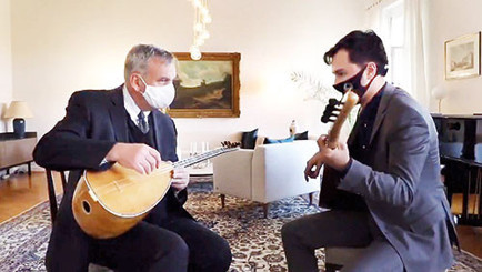 Alman diplomatların bağlama tutkusu