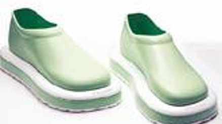 Yürürken yerleri süpüren ayakkabı