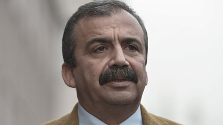 Sırrı Süreyya Önder: İhaleyi askere yıkacaklardı, Genelkurmay tuzağa düşmedi