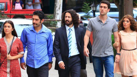 Benim İçin Üzülme den ayrıldı