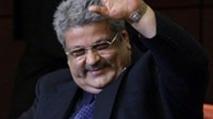 Tonton adam şarkılarıyla uğurlandı