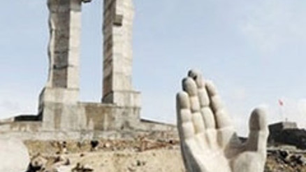 Heykel yıkılmasın davası