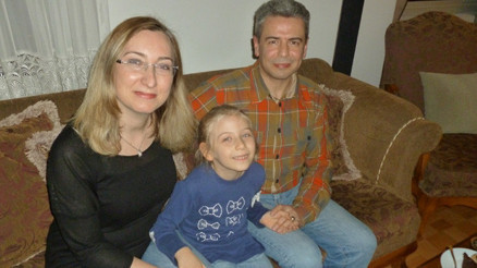 Bir tarafta sevinç bir tarafta hüzün