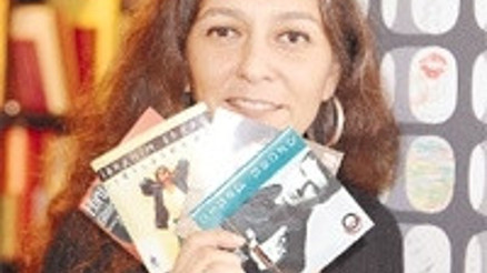 Sibel Can’ın hiçbir albümünü kaçırmam gitmediğim Özcan Deniz konseri yoktur