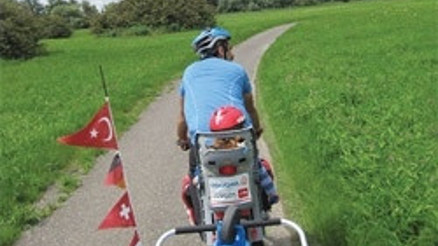 Her fırsatta Tuna Nehrini seyrettik yağmurda bile keyifle pedal çevirdik Her fırsatta Tuna Nehrini seyrettik yağmurda bile keyifle pedal çevirdik