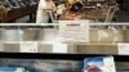 U.S. economy logs better but still weak growth in Q1