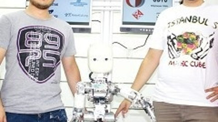 3.5 yaşında robot İcub