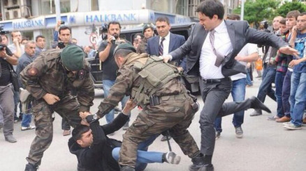 Arınç markette neler yaşandığını anlattı Arınç markette neler yaşandığını anlattı