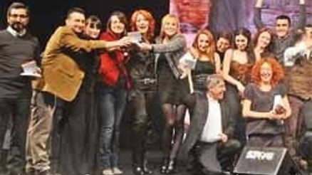 Kırmızı buluşma