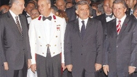 Ermenistan’a Gül gitsin mi