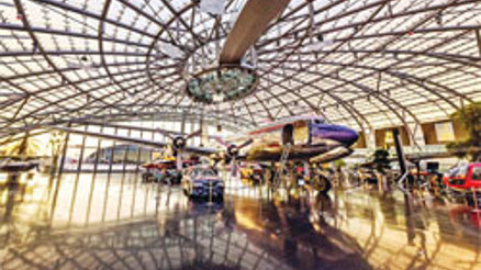 Salzburg’da bir uçak müzesi Hangar-7