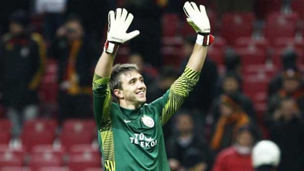 Muslera kupa finalinde yok