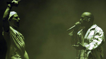 Kanye West Glastonbury festivaline damgasını vurdu