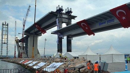 Mega projenin en ağır parçası yerleştirilidi