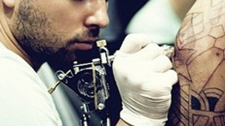 Dövmeye bir anda karar vermeyin