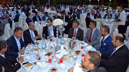 EMSİAD üyeleri iftarda buluştu