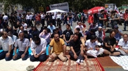 Gezi Parkında ilk cuma namazı