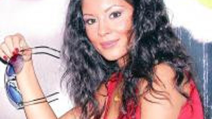 Birisi var söyleyemem