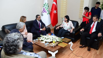 CHPden ilk ziyaret AK Partiye