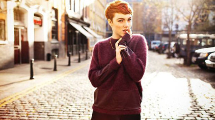 Chloe Howl: Ergen ergen sıkılırken erkenden olgunlaştı Chloe Howl: Ergen ergen sıkılırken erkenden olgunlaştı
