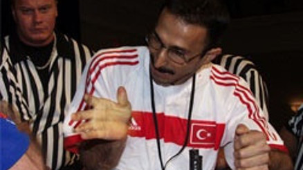 Bileğimizi büken yok