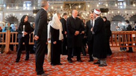 Norveç Kralı, Sultanahmet Camisini gezdi Norveç Kralı, Sultanahmet Camisini gezdi